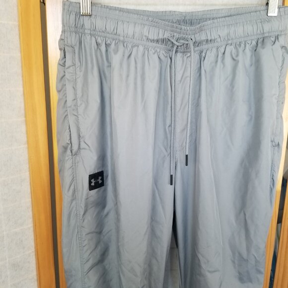 UNDER ARMOUR Men’s Taper Jogger Wind Pants Lined Size Large Unstoppable Wind - Picture 3 of 9